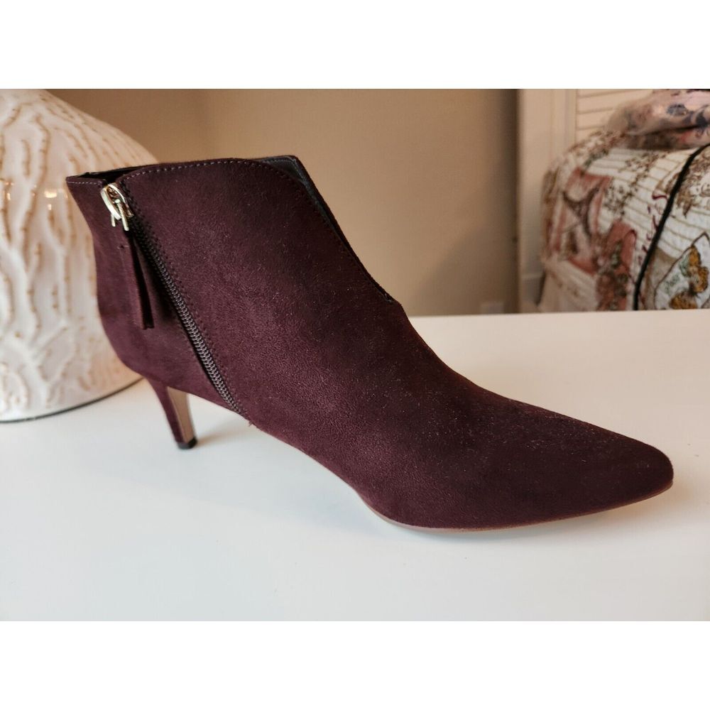 Tahari Women's Sherron Ankle Boot Chocolate Brown Cut Out Size 8 - Picture 5 of 11